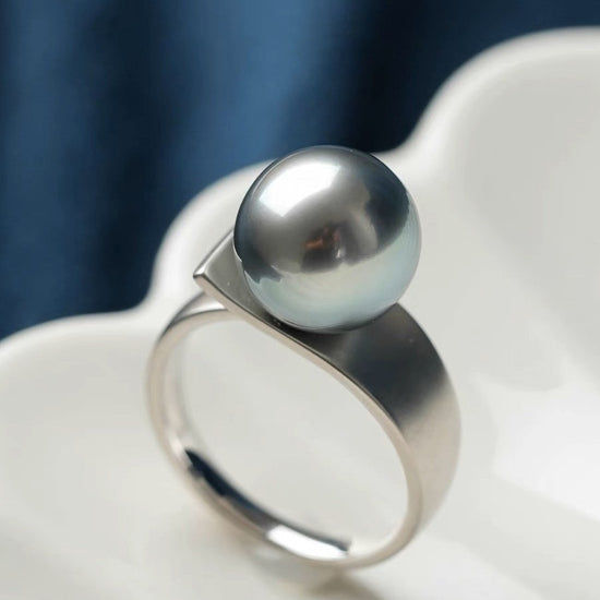Simple Pearl Smooth Opening Ring