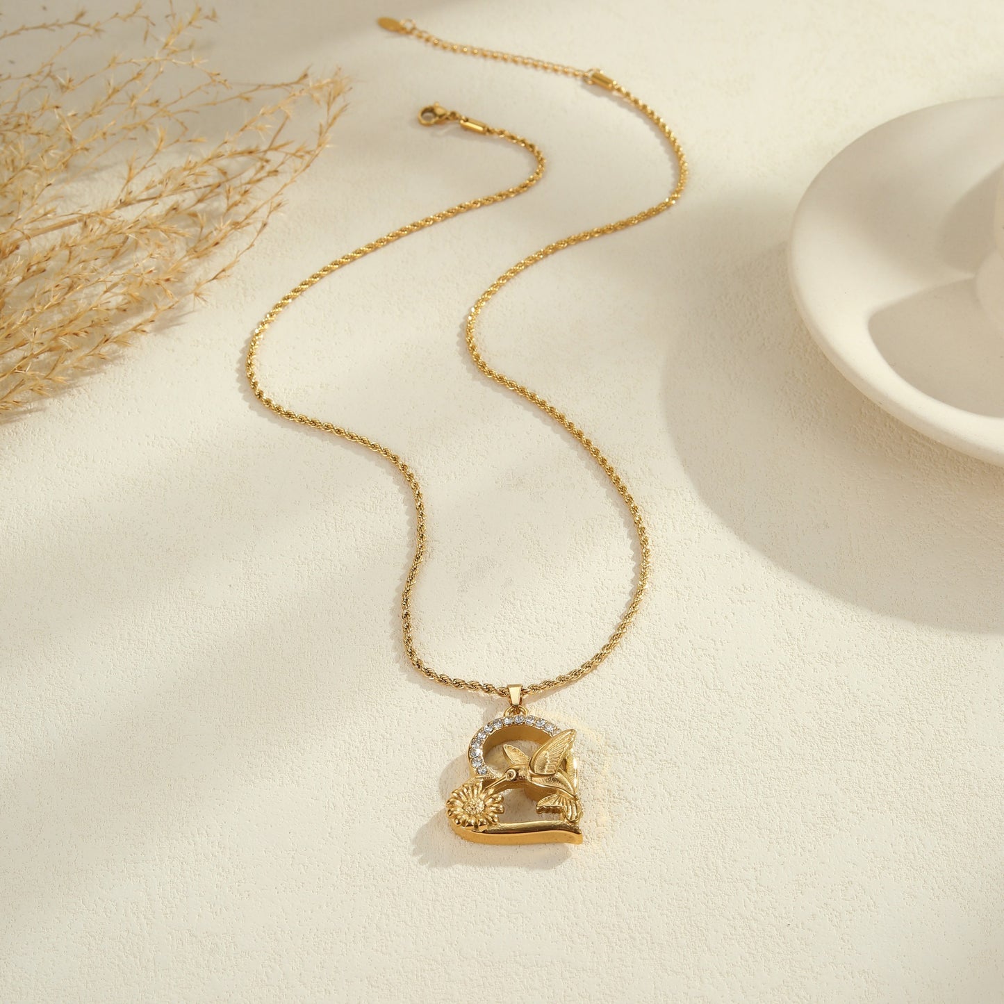 Design Sense Hummingbird Flowers Print Pendant Gold-plated Titanium Steel