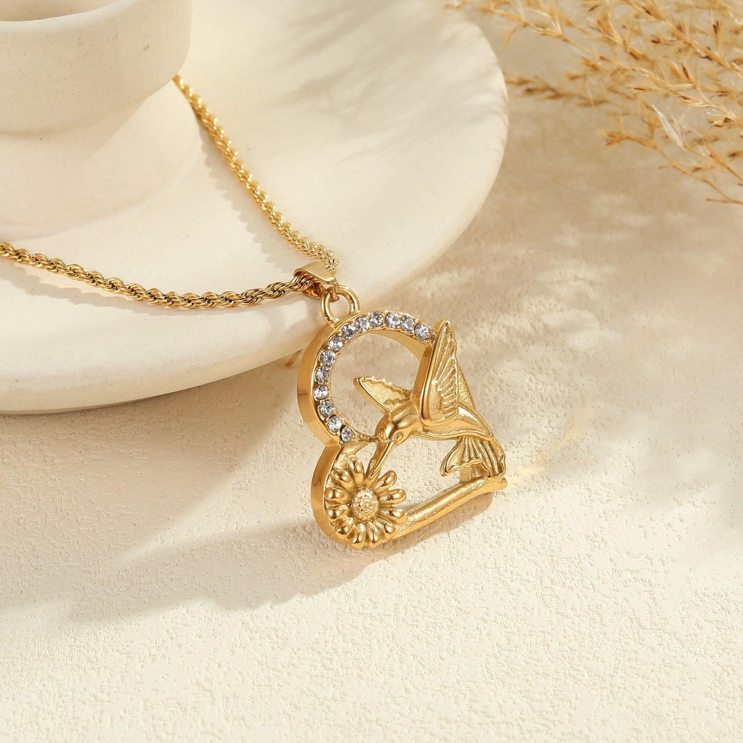 Design Sense Hummingbird Flowers Print Pendant Gold-plated Titanium Steel