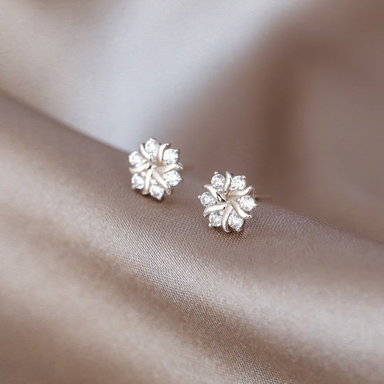 Snowflake Ear Stud Ear-caring Earrings Female Compact Temperamental High Sense
